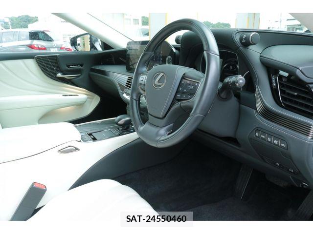 Lexus LS 2021-10 8666403-15