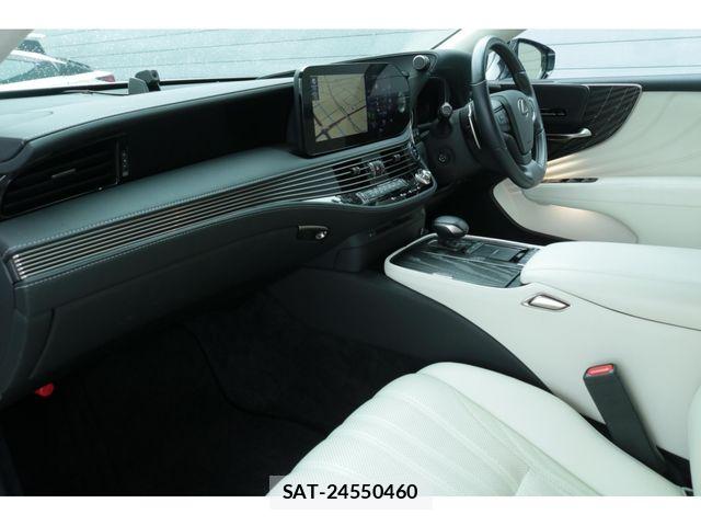 Lexus LS 2021-10 8666403-16