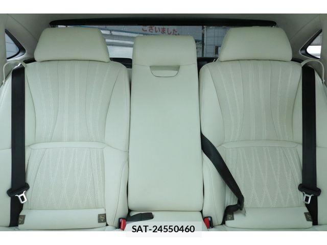 Lexus LS 2021-10 8666403-18
