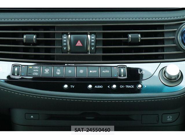 Lexus LS 2021-10 8666403-23