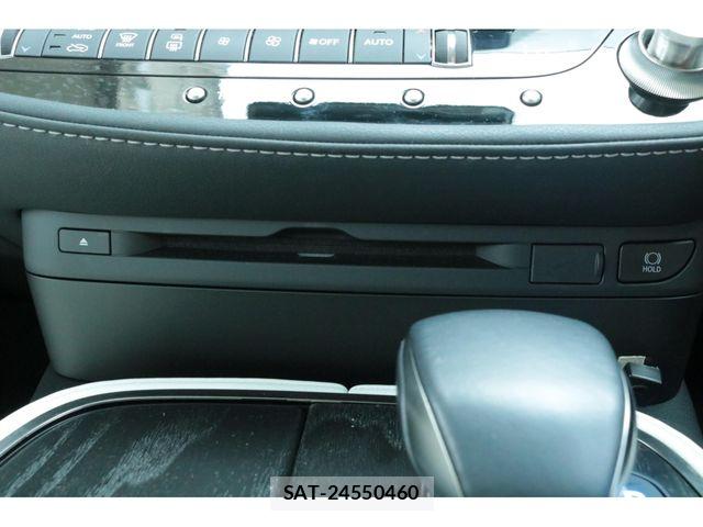 Lexus LS 2021-10 8666403-24
