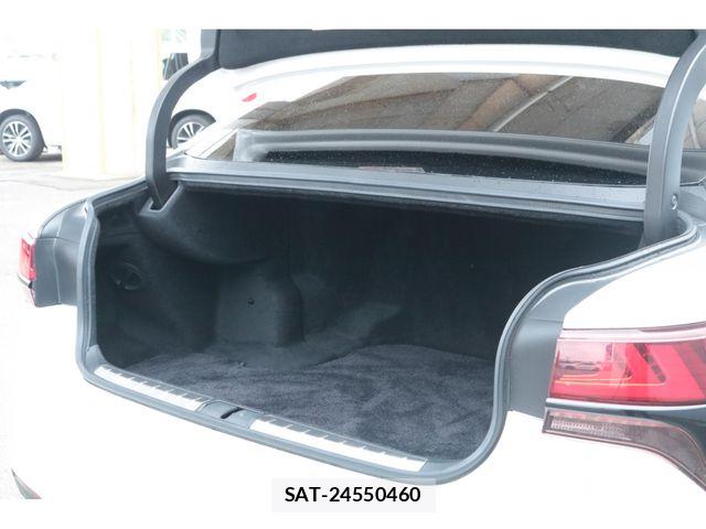 Lexus LS 2021-10 8666403-29