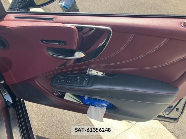 Lexus LS 2017-11 8666402-14