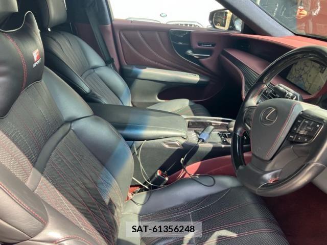 Lexus LS 2017-11 8666402-15