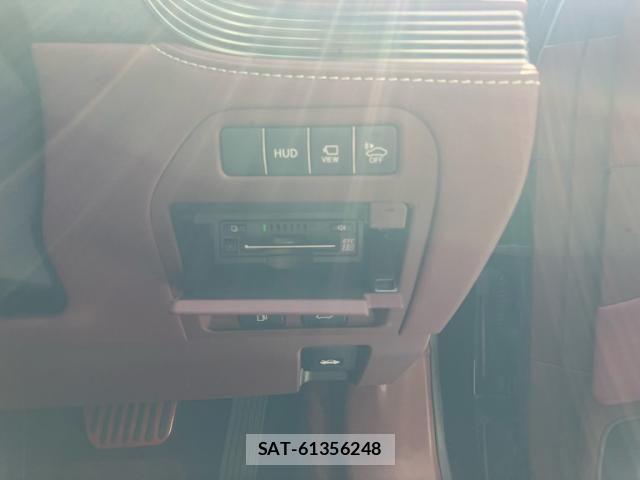 Lexus LS 2017-11 8666402-16