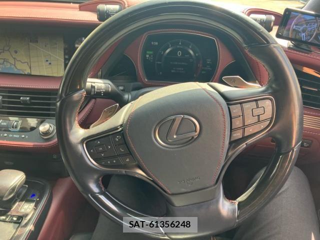 Lexus LS 2017-11 8666402-17
