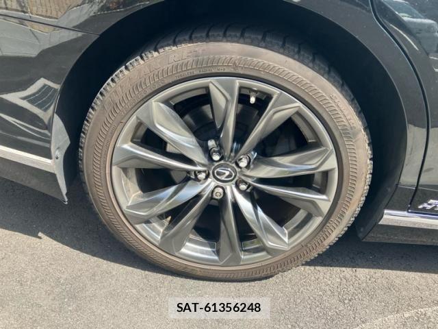 Lexus LS 2017-11 8666402-3