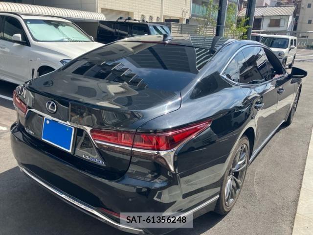 Lexus LS 2017-11 8666402-4
