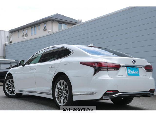Lexus LS 2021-05 8880515-1