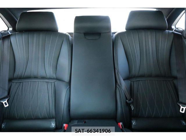 Lexus LS 2021-01 8880516-18