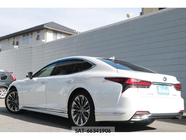 Lexus LS 2021-01 8880516-1