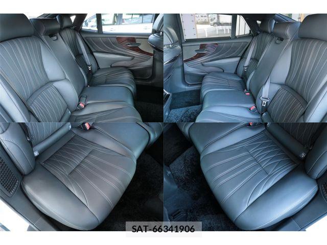 Lexus LS 2021-01 8880516-19