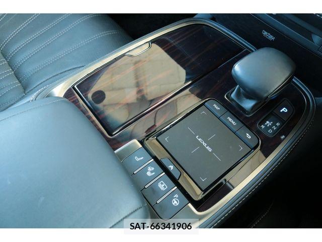 Lexus LS 2021-01 8880516-24