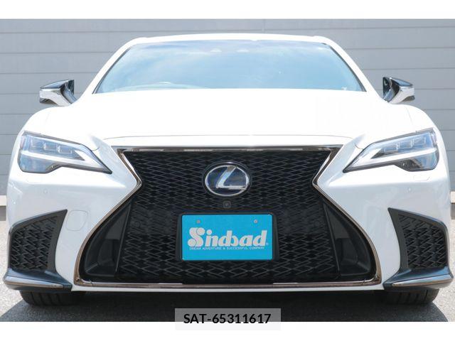 Lexus LS 2021-07 8880518-10