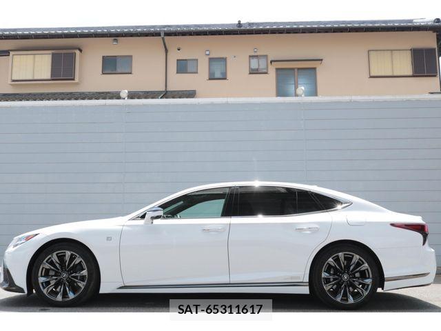 Lexus LS 2021-07 8880518-12