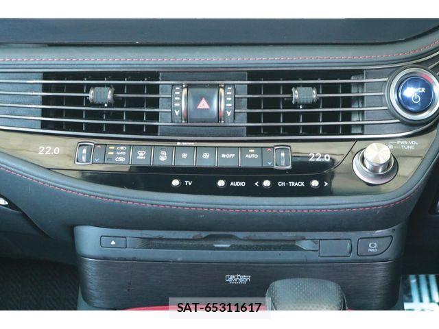 Lexus LS 2021-07 8880518-24
