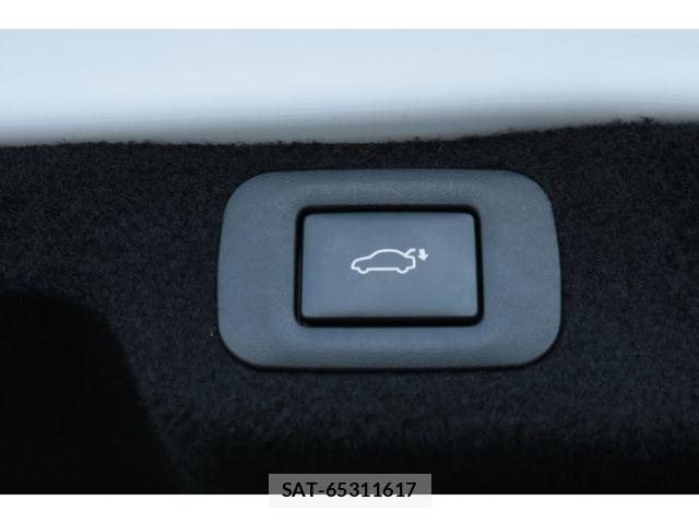 Lexus LS 2021-07 8880518-29