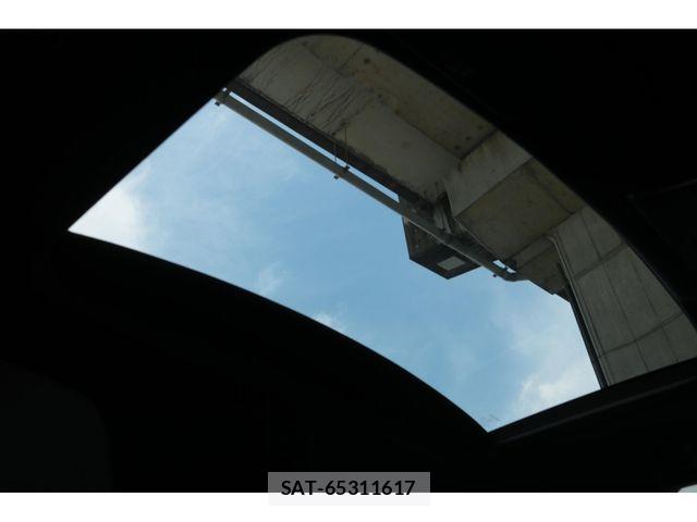 Lexus LS 2021-07 8880518-4