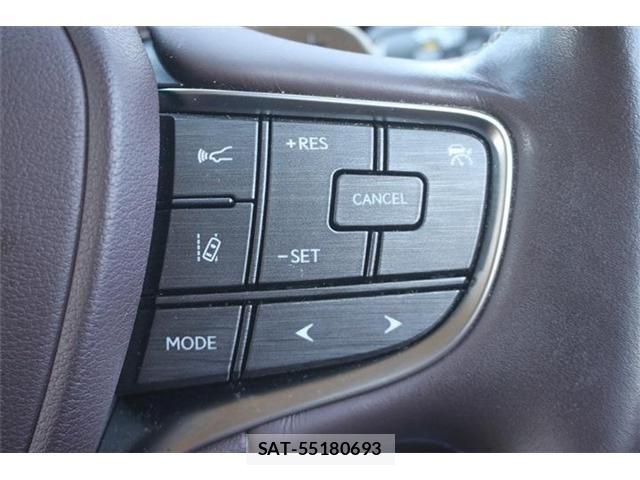 Lexus LS 2018-03 8883849-3