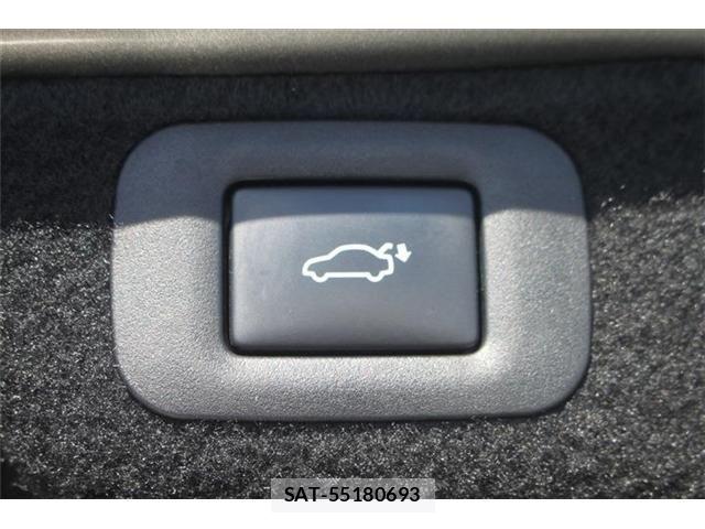 Lexus LS 2018-03 8883849-4