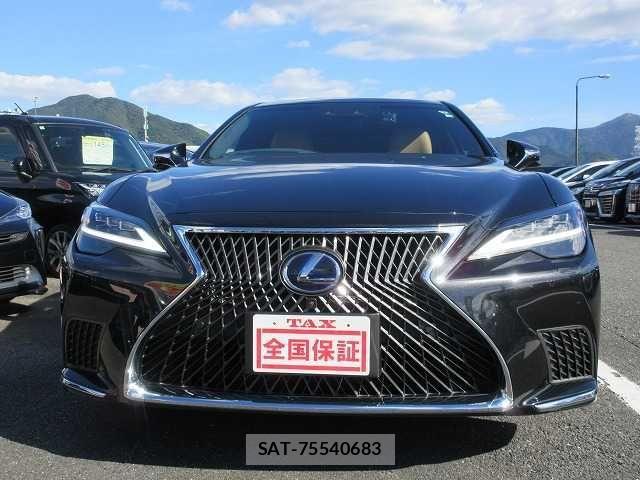 Lexus LS 2022-10 1381060-16