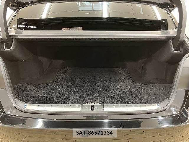 Lexus LS 2018-10 1496021-13
