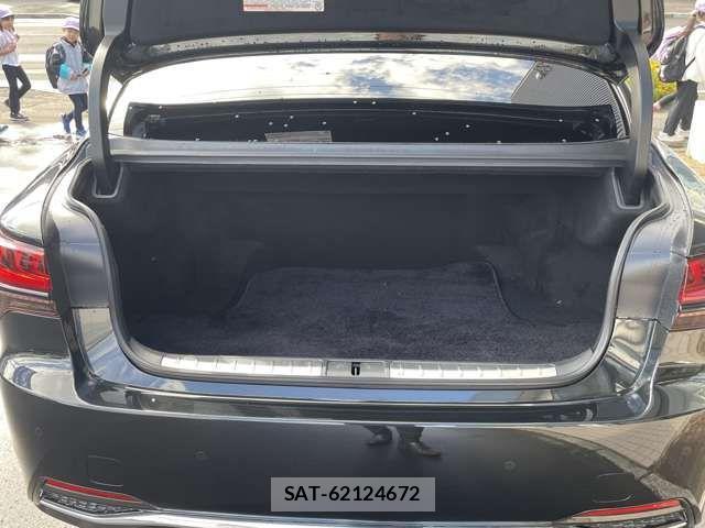 Lexus LS 2022-08 2248972-6