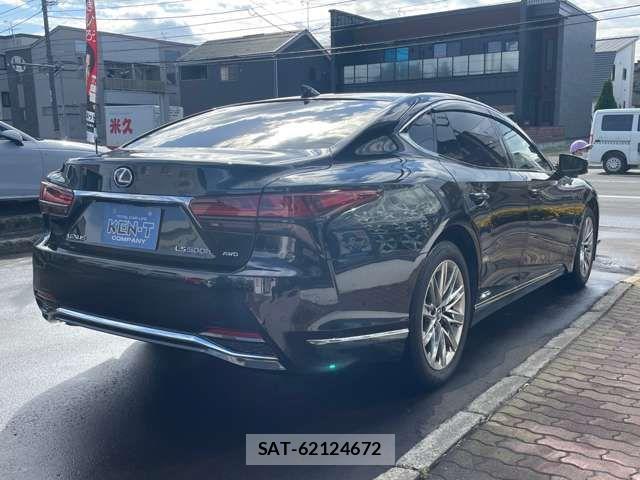Lexus LS 2022-08 2248972-7