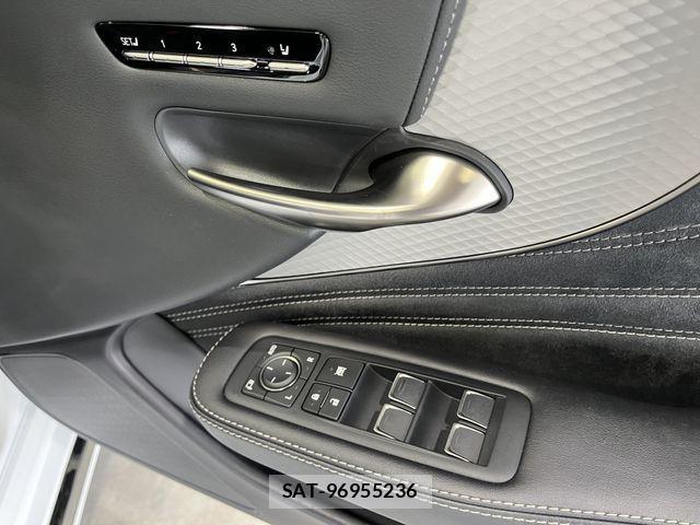Lexus LS 2021-01 2299538-10