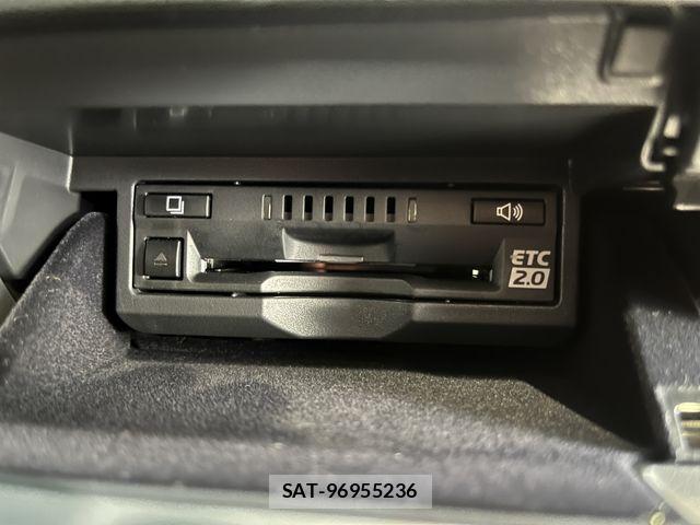 Lexus LS 2021-01 2299538-12