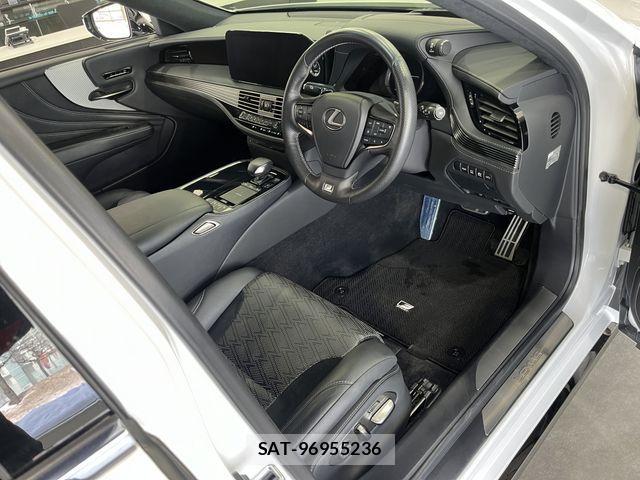 Lexus LS 2021-01 2299538-15