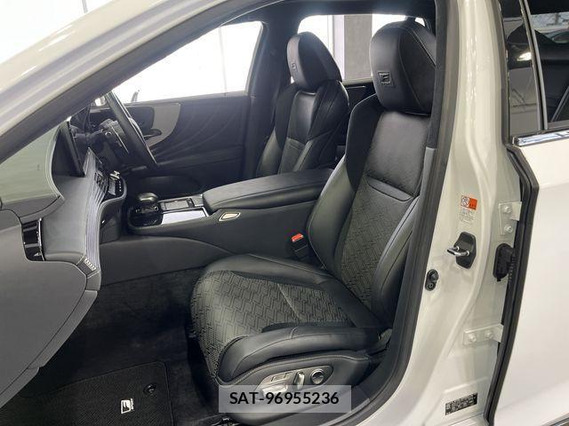 Lexus LS 2021-01 2299538-19