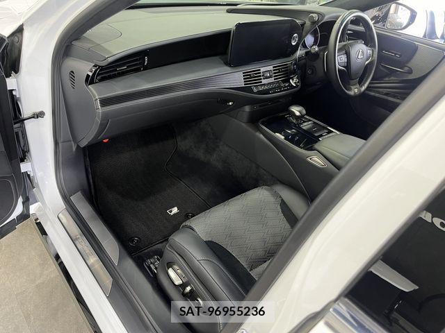 Lexus LS 2021-01 2299538-20