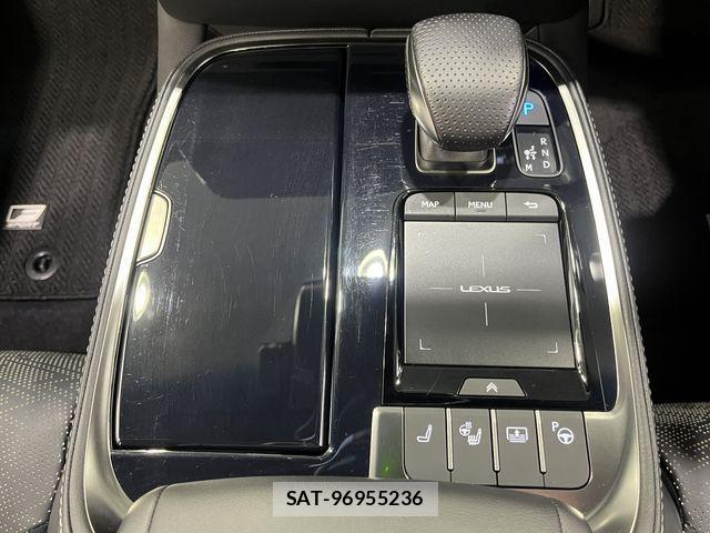 Lexus LS 2021-01 2299538-27
