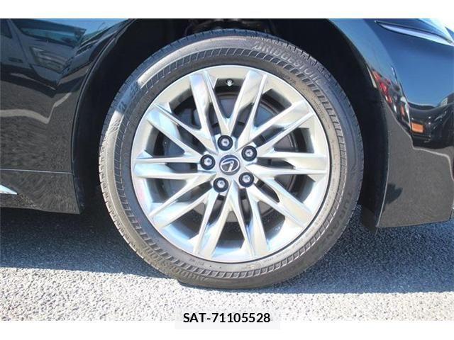Lexus LS 2018-03 2962955-9