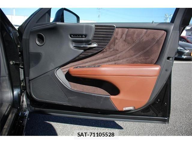 Lexus LS 2018-03 2962955-15