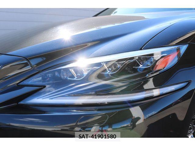 Lexus LS 2018-02 2962952-27