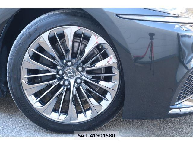 Lexus LS 2018-02 2962952-3