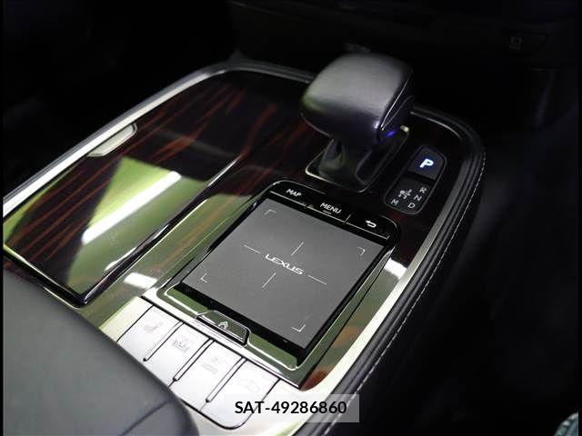 Lexus LS 2017-11 3674644-15