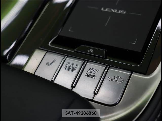 Lexus LS 2017-11 3674644-17
