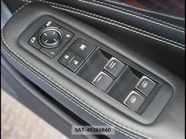 Lexus LS 2017-11 3674644-21