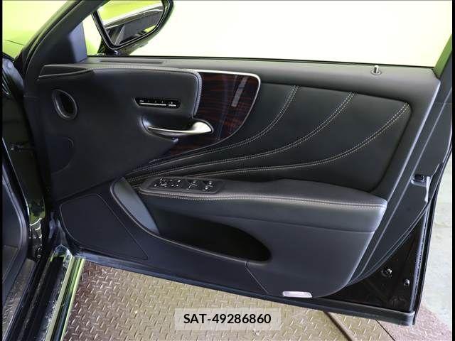 Lexus LS 2017-11 3674644-25