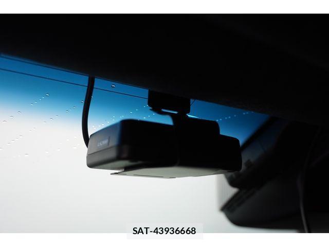 Lexus LS 2020-02 3934679-13