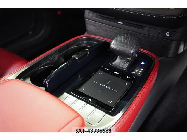 Lexus LS 2020-02 3934679-16