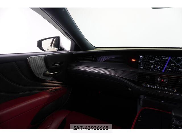 Lexus LS 2020-02 3934679-18