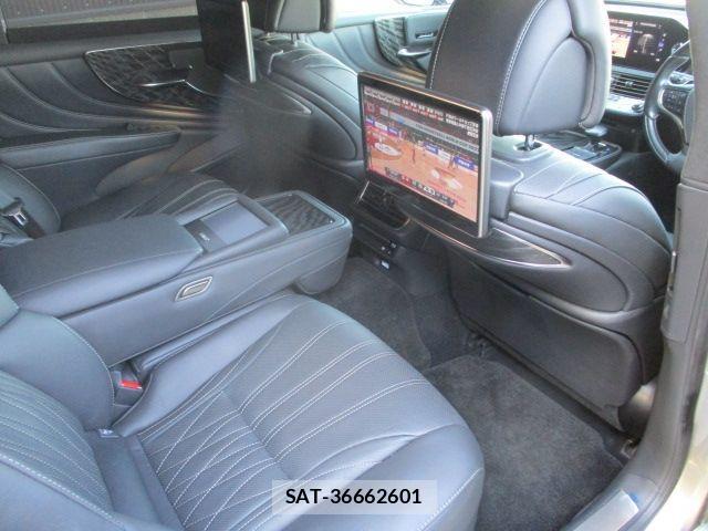 Lexus LS 2021-11 4110231-10