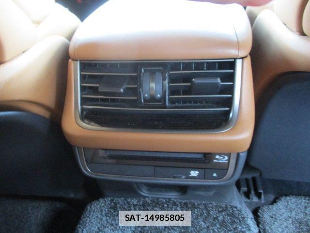 Lexus LS 2021-01 4595502-10