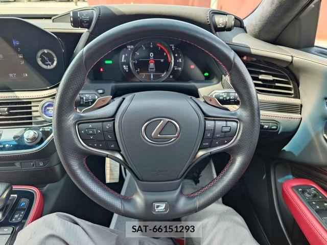 Lexus LS 2021-04 5870935-12