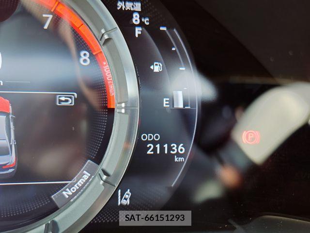 Lexus LS 2021-04 5870935-13