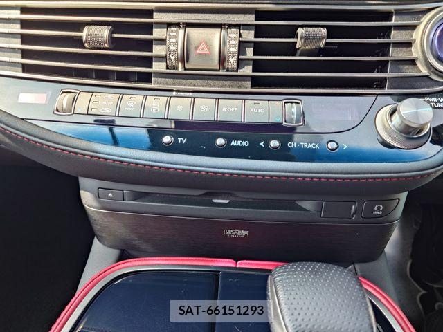 Lexus LS 2021-04 5870935-17